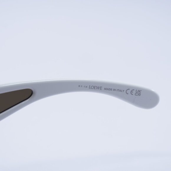 Loewe LW40131I 25G Sunglasses White Shield Frame, Brown Gold Mirror Lenses main image 8